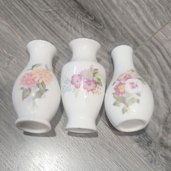 Set Of 3 Mini Bone China Floral Vases - Picture 1 of 7